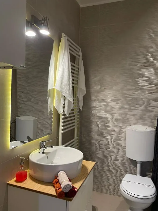 Gold Luxury Apartment Close To Presidential Palace Bucharest Romania