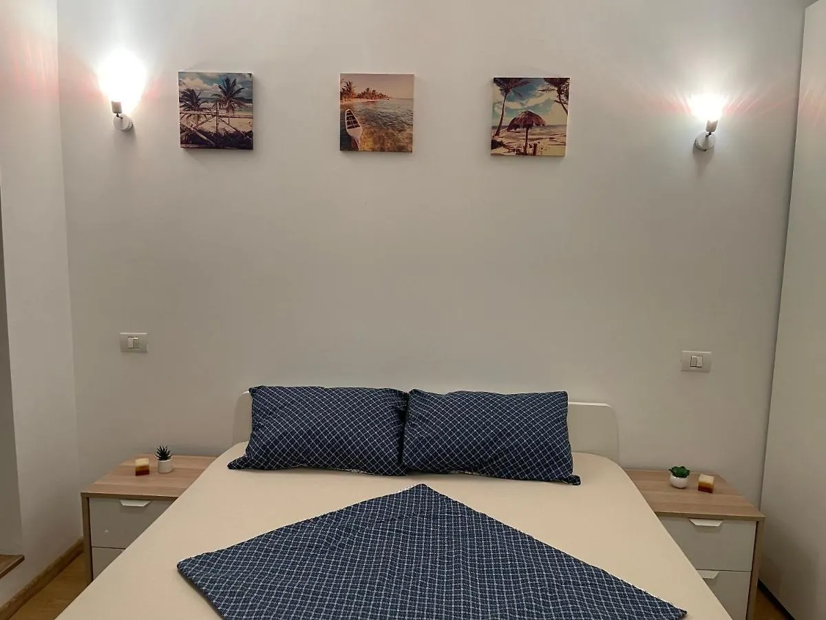 Gold Luxury Apartment Close To Presidential Palace Bucharest Romania